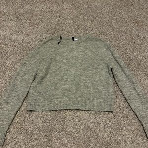 Light gray h&m cropped sweater